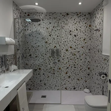 Sunbeach 44 - Skyview